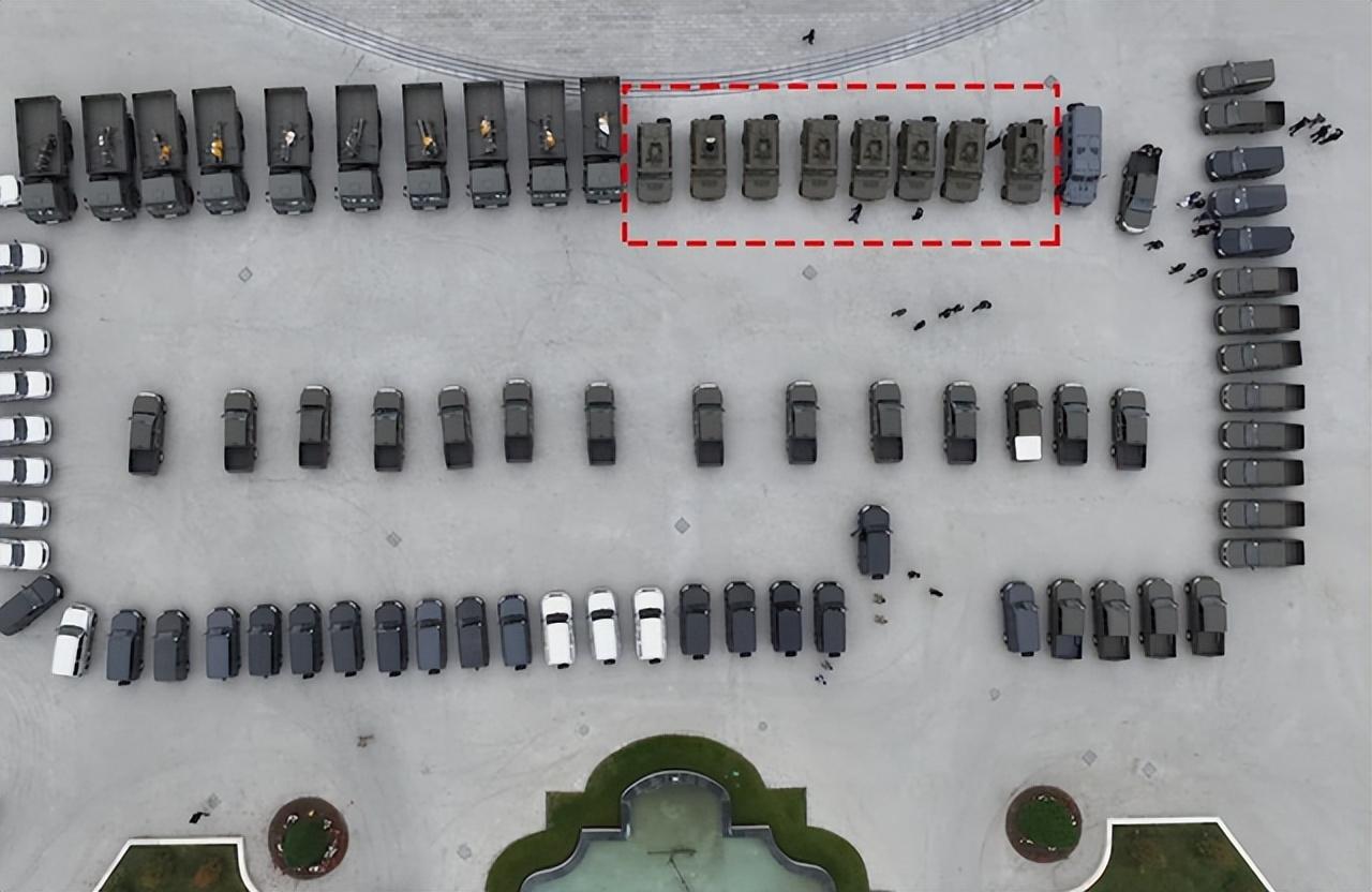 西方突然发现，卡德罗夫拿到手的新装备，里面有中国的装甲车-图2